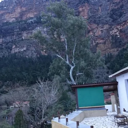 The Old Olive Mill House بيت خشبي *