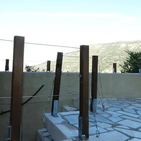 بيت خشبي The Old Olive Mill House *