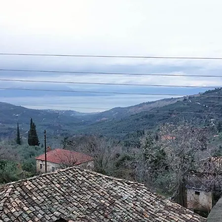 بيت خشبي The Old Olive Mill House
