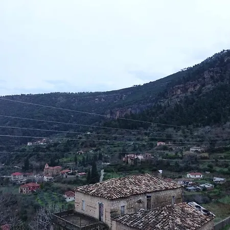 بيت خشبي The Old Olive Mill House