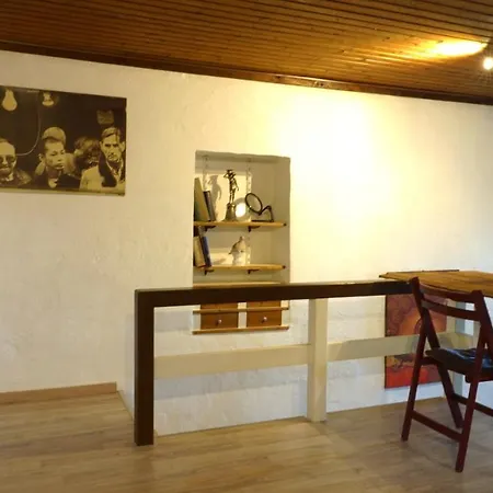 بيت خشبي The Old Olive Mill House Aegae