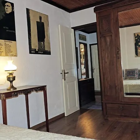 بيت خشبي The Old Olive Mill House *