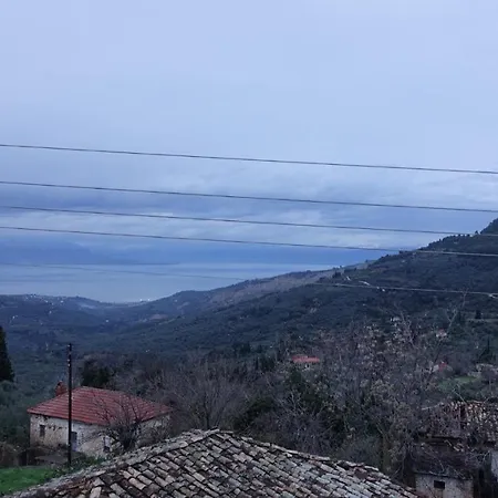 The Old Olive Mill House بيت خشبي Aegae